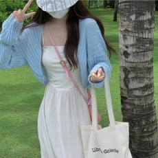 批发白水<b class='q'>女</b> 粉色防晒针织开衫<b class='q'>女</b>春秋薄款罩衫披肩外搭设计感短款上衣