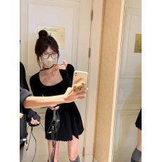 批发实拍实价~法式气质极简风方领针织连衣裙修身收腰显瘦内搭短裙