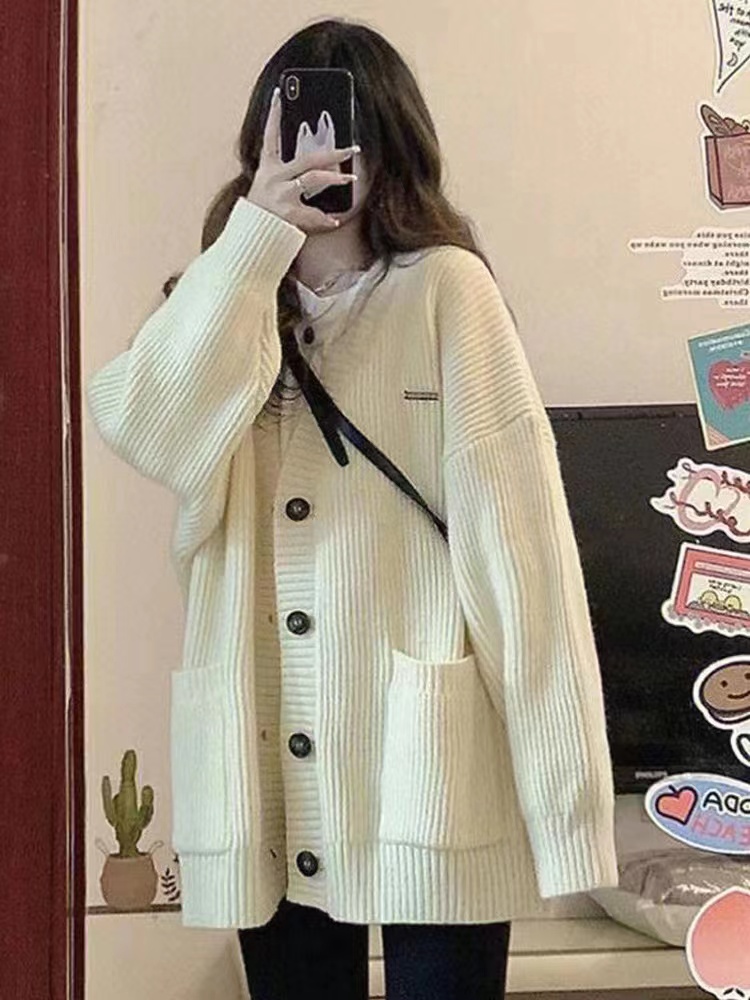 Korean version of wearing small fragrant style knitted sweater for women, new autumn style, loose and lazy v-neck cardigan jacket, trendy