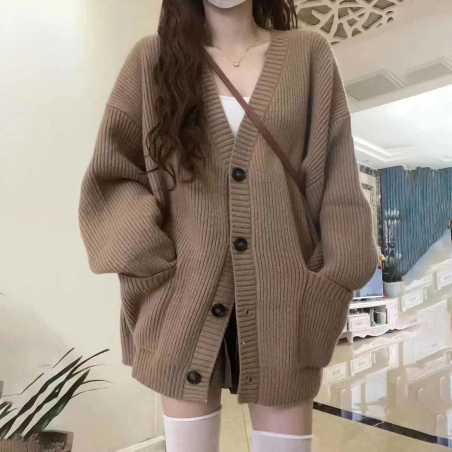 Korean version of wearing small fragrant style knitted sweater for women, new autumn style, loose and lazy v-neck cardigan jacket, trendy