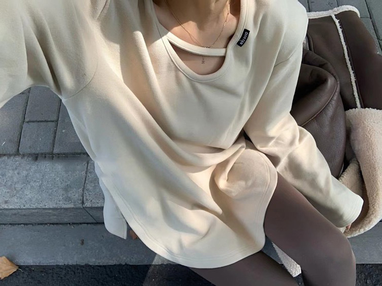 Solid color right shoulder low collar mid-length velvet brushed slit bottoming shirt for women in autumn and winter design niche long-sleeved top