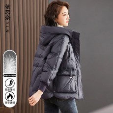批发短款羽绒服女装2026新款冬季小个子妈妈<b class='q'>时尚</b>洋气今年流行爆款外套