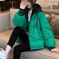 批发绿色短款连帽羽绒服女爆款显瘦加厚面包服外套冬装2025新款<b class='q'>欧洲</b>站