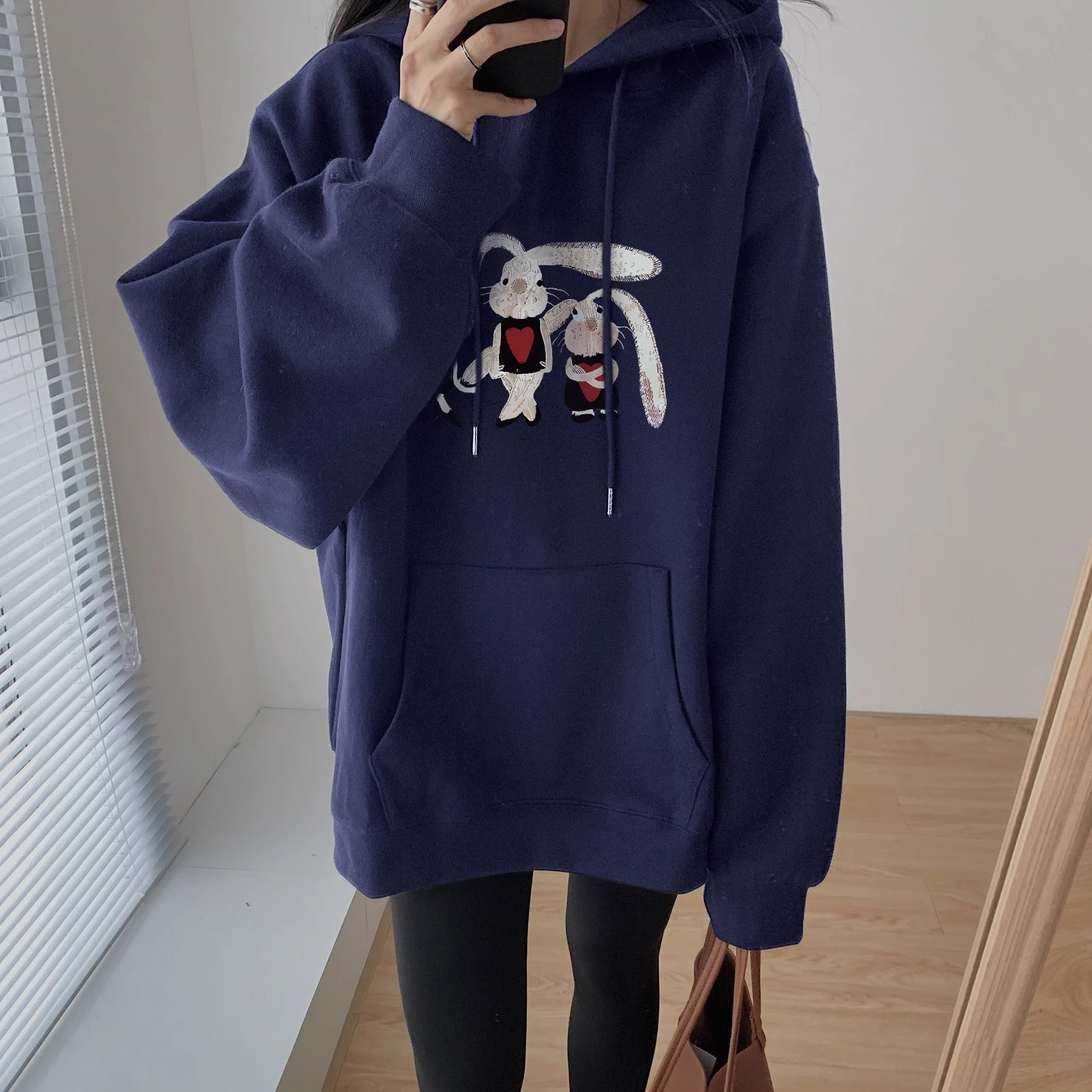 This year's popular and beautiful sweatshirts for women are autumn hoodies, navy bunny long-sleeved tops, hooded oversize jackets