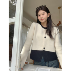 批发实拍实价 <b class='q'>冬</b>季新款韩系设计感拼色圆领慵懒风百搭毛衣针织外套女