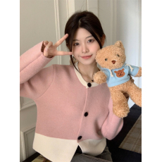 批发实拍实价 <b class='q'>冬</b>季新款韩系设计感拼色圆领慵懒风百搭毛衣针织外套女