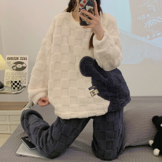 批发【小叮当】秋冬280克圆领套头提花绒睡衣加厚珊瑚绒保暖家居服