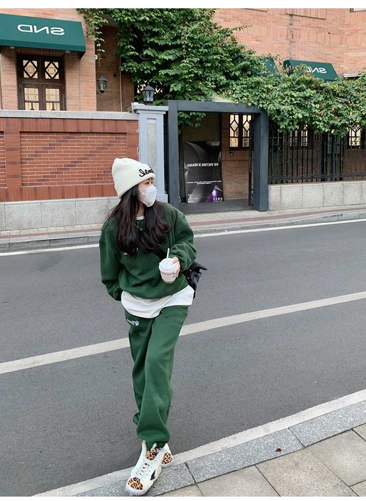  early autumn new high-end women's green sweatshirt goddess style top salty or sweet pants suit