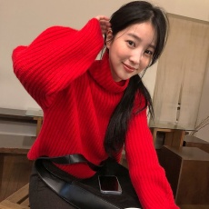 现货 韩国chic复古气质温柔风慵懒红色落肩高领短款毛衣针织衫
