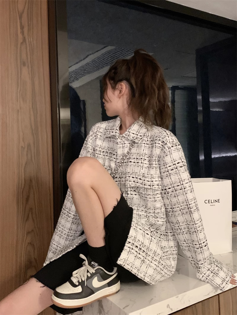 White small fragrant jacket for women spring and autumn  new loose design niche retro plaid shirt ins trend