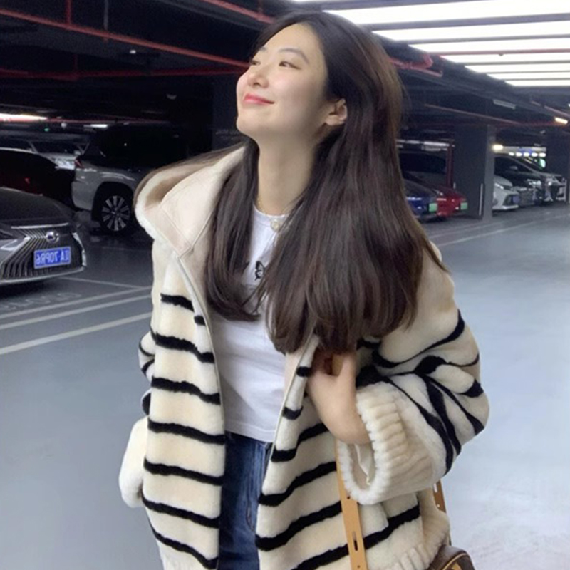小個子香風白色條紋搖粒絨連帽外套女秋冬季2023新款加厚上衣