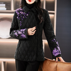 批发实拍绣花黑色羽绒服外套女短款轻薄妈妈修身中式棉服2026新款