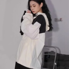 批发拼色连帽宽松户外机能冲锋衣登山防晒女装外套