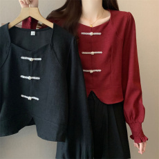 批发实拍大码小香风短上衣女2026春季新款设计感珍珠盘扣显廋小众衬衫