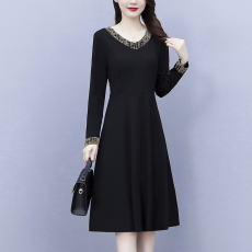 批发中年妈妈大码女装<b class='q'>胖</b>mm<b class='q'>黑色</b>长袖收腰显瘦遮肚连衣裙外穿时尚洋气