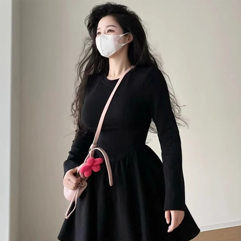法式針織黑色長袖連衣裙子女秋冬季2023新款小個子高級感打底長裙
