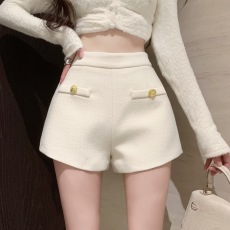 批发实拍秋冬复古小香风粗<b class='q'>花</b>毛呢短裤女秋冬修身显瘦百搭短裤