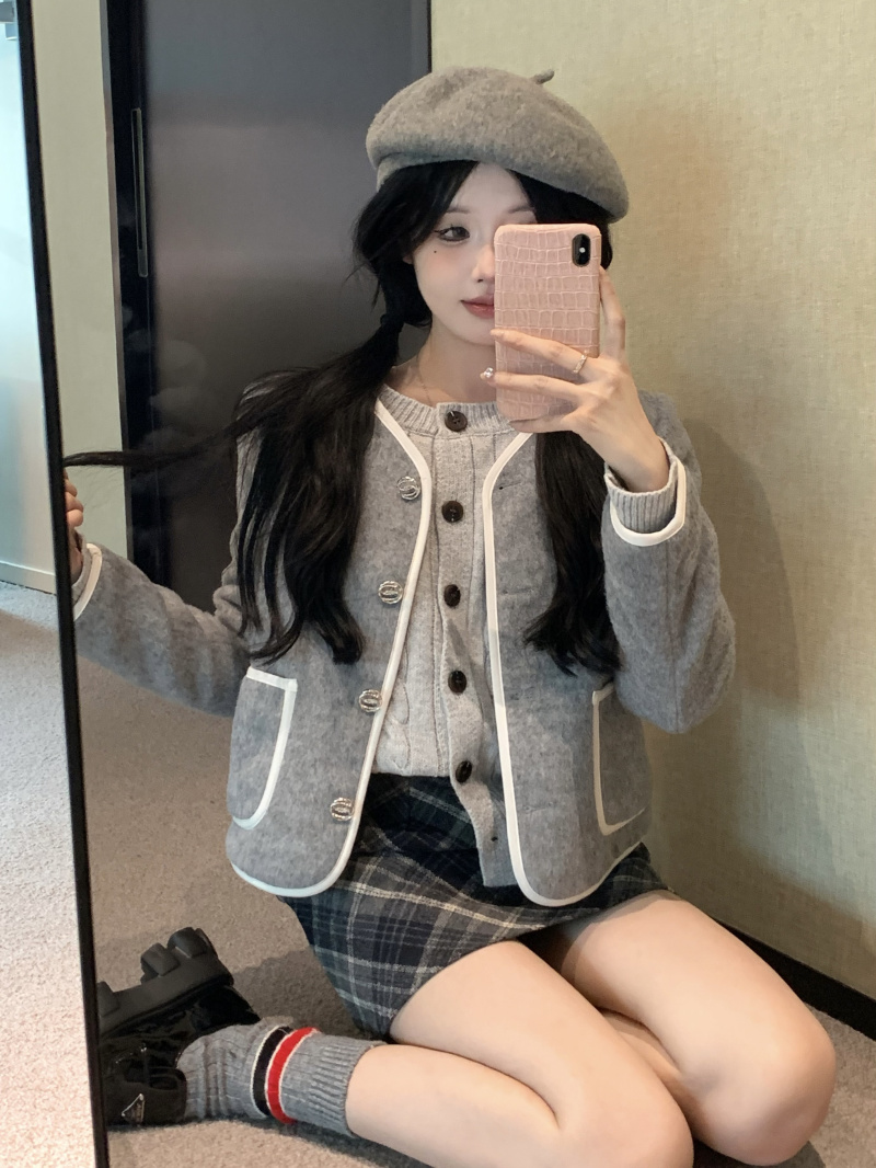 Actual shot ~ Twist knitted sweater, gray jacket, Korean suit, winter plaid hip-covering skirt, three-piece set