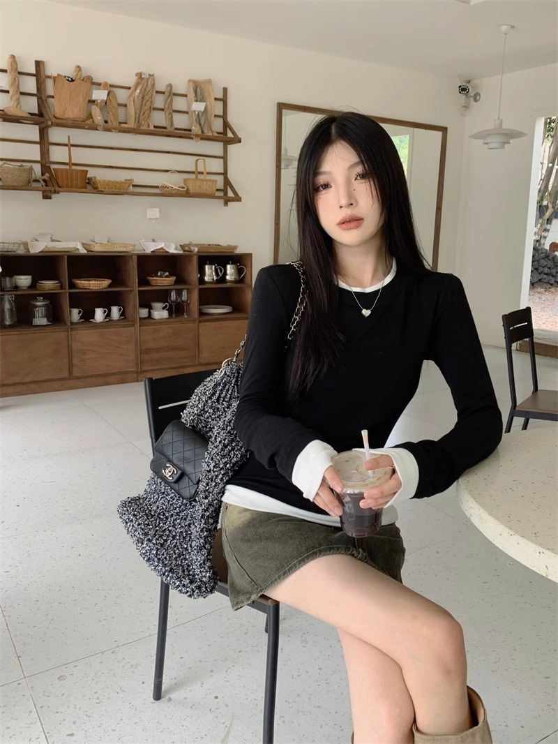 Official picture of DeRong fake two-piece long-sleeved T-shirt, contrasting color bottoming shirt for women, autumn slimming and versatile splicing top