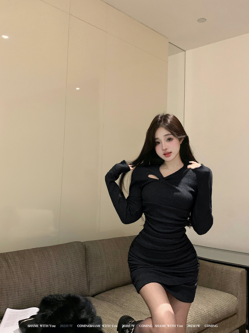 實拍~純欲風長袖針織連衣裙女秋冬設計感褶皺收腰顯瘦包臀裙