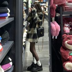 批发<b class='q'>格子</b>西装毛呢外套女2025冬季新款复古小个子加厚宽松短款呢子大衣