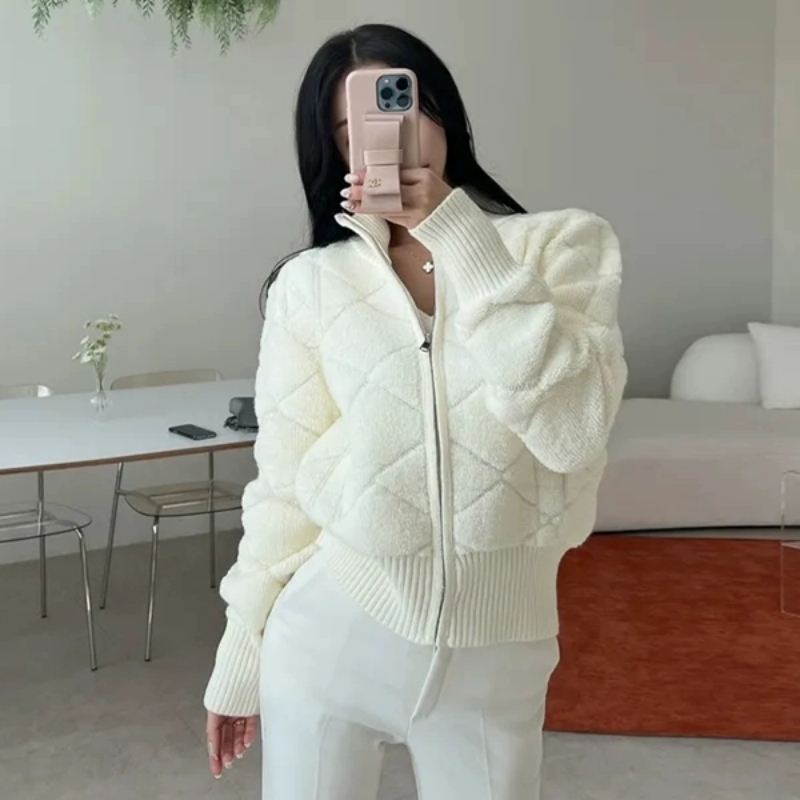 Breast fufu high collar short zipper sweater jacket for women autumn and winter new French stand-up collar knitted cardigan top winter
