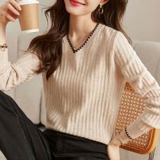 批发实拍~春季长袖<b class='q'>t</b><b class='q'>恤</b>女打底衫2026新款洋气减龄宽松上衣v领针织衫