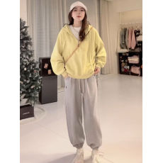 批发2026秋冬新品韩系学院风减龄穿搭<b class='q'>女</b>奶系连帽<b class='q'>卫衣</b>休闲裤加绒两件套