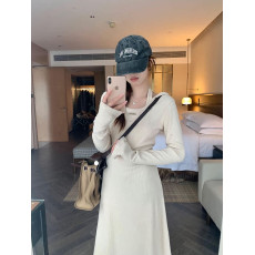 批发秋冬假两件连帽长袖挂脖连衣裙女气质修身显瘦垂坠感纯欲a字长裙