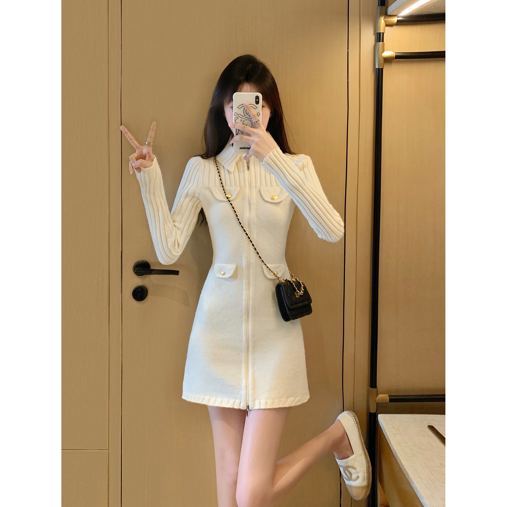 작은 샤넬 스타일 드레스 가을 의상 여자 2026 년 새로운 고급 센스 품격 몸매 가꾸기 슬림해 보이는 니트 치마
