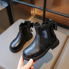 批发女童短靴2023新款<b class='q'>秋</b>冬儿童靴子加绒马丁靴公主冬季二棉鞋保暖皮靴