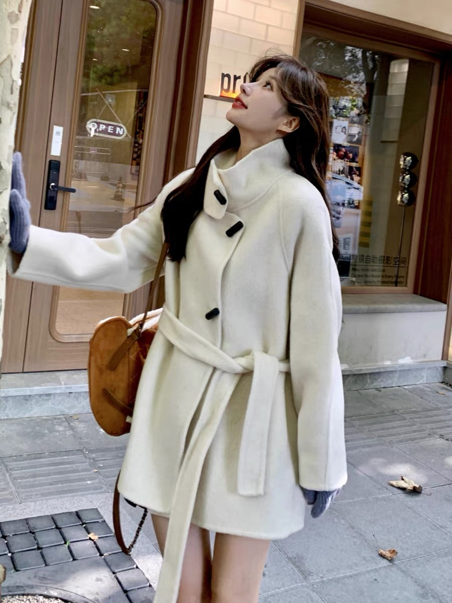 High-end Hepburn style short double-sided woolen coat for women winter new horn button woolen coat for small people