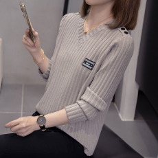 批发2026年秋冬新款V领肩章坑条长袖针织衫上衣大码女装宽松毛衣