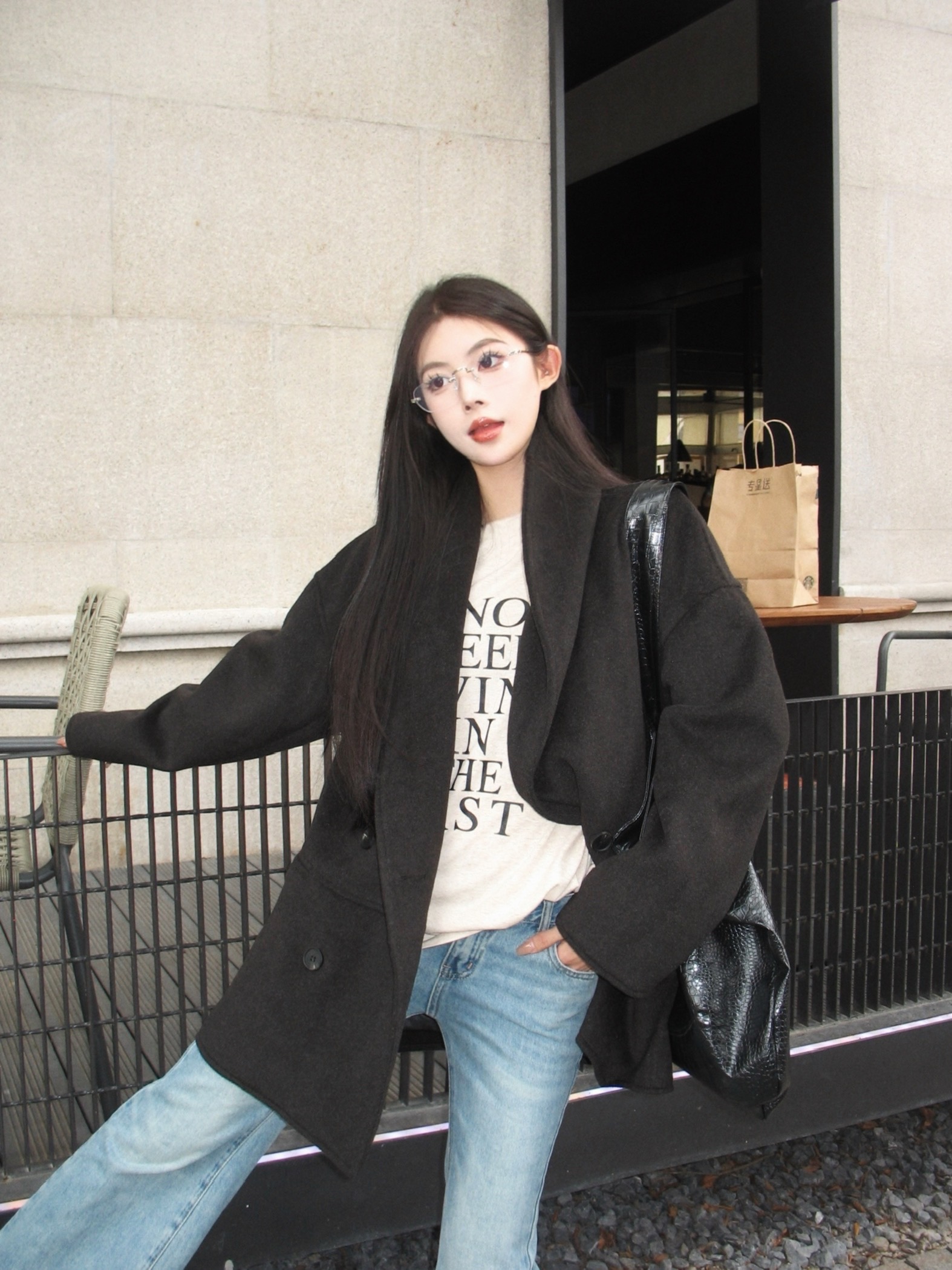 Real shot of the new autumn and winter mid-length woolen coat, stylish and fashionable woolen coat