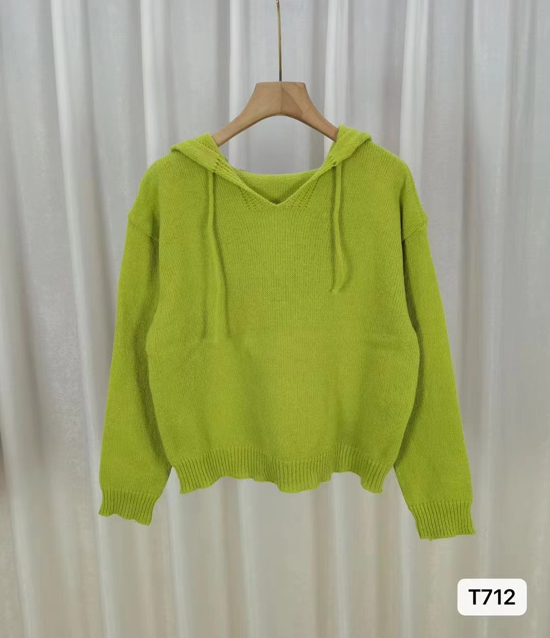 Korean fashion long-sleeved hooded short sweater sweater for women autumn and winter new casual loose slimming top