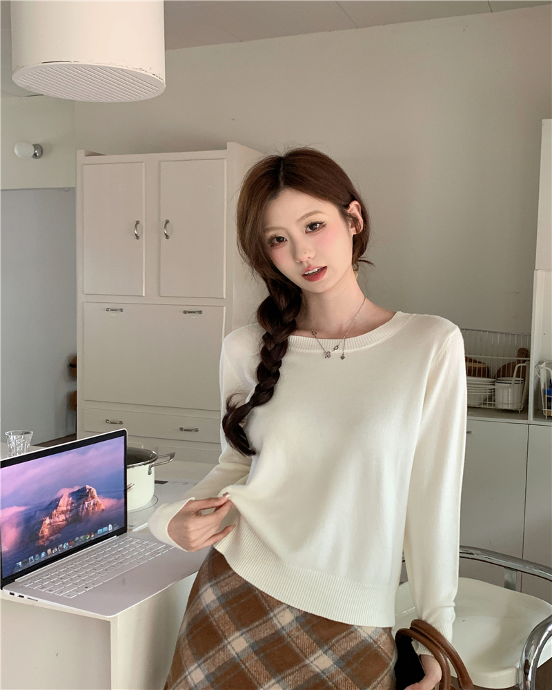 Photographed Korean-style soft and chewy innerwear elastic simple slimming round neck long-sleeved knit sweater 13 colors and sizes