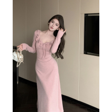 批发实拍复古<b class='q'>性感</b>V领荷叶边绑带收腰显瘦长袖针织<b class='q'>连衣裙</b>女