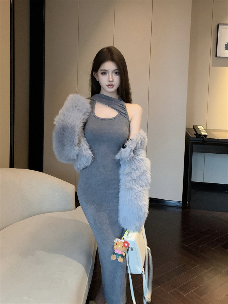 Actual shot of fashionable short fur coat + designer ribbon slit hip-covering long vest dress