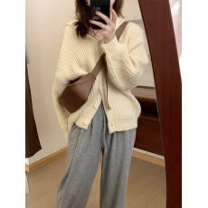 批发韩系温柔风软糯毛绒绒针织衫女秋冬设计感小众气质修身<b class='q'>不规则</b>毛衣