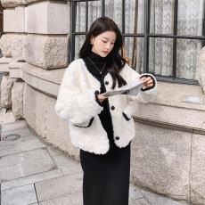 批发实价原版布料抖音质量小香风气质高级感毛绒羊羔绒外套女