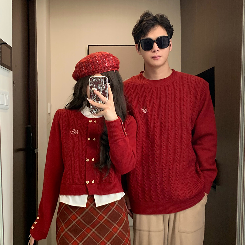 실사 커플룩 가을 겨울 의류 2026 새로운 용의 해 빨간색 새해 크리스마스 두꺼운 j 페이크 레이어드 스웨터 맨위