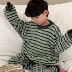 批发新款韩国儿童睡衣淡绿色条纹两件套2023新款<b class='q'>秋</b>睡衣套装加绒加厚潮