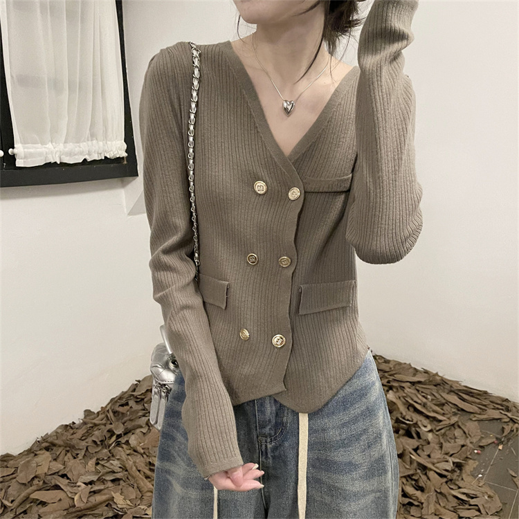 Real shot of small fragrant style sweater cardigan coat for women in winter slimming loose v-neck irregular knitted top