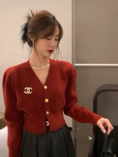 红色V领针织开衫女2023年秋冬新款时尚洋气气质上衣外套女毛衣