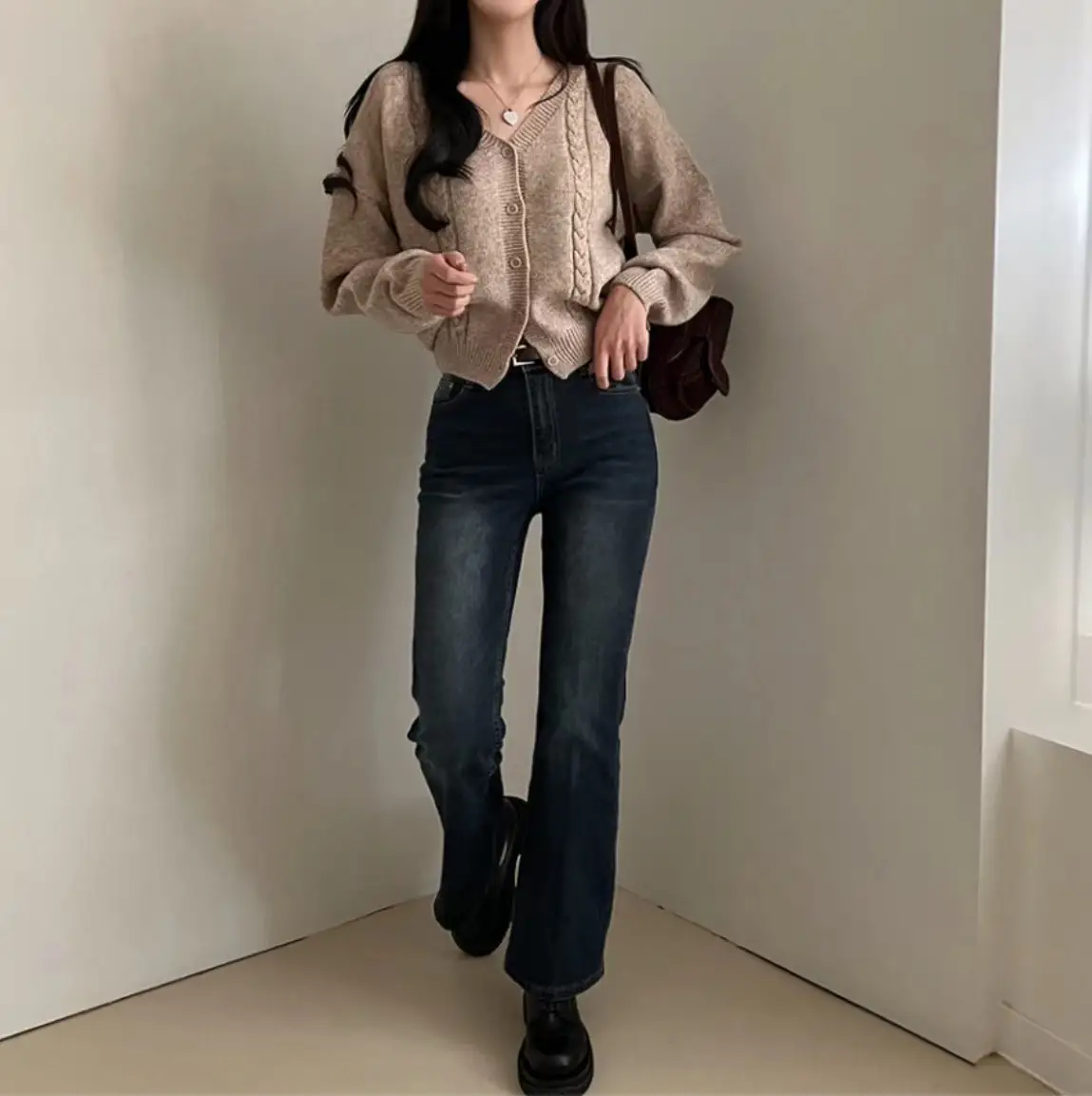 한국 스타일 V넥 루즈 핏 니트 셔츠 상세 이미지 12