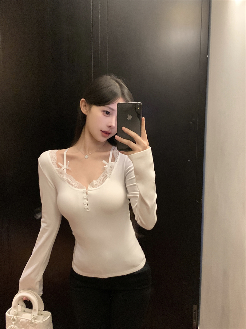 Lace bottoming shirt for women, autumn and winter design, sexy pure desire, slim fit fake two-piece top