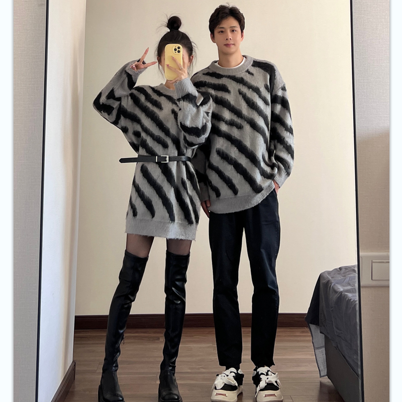 Couple's clothing autumn and winter niche design retro zebra pattern round neck sweater dress loose versatile sweater trend