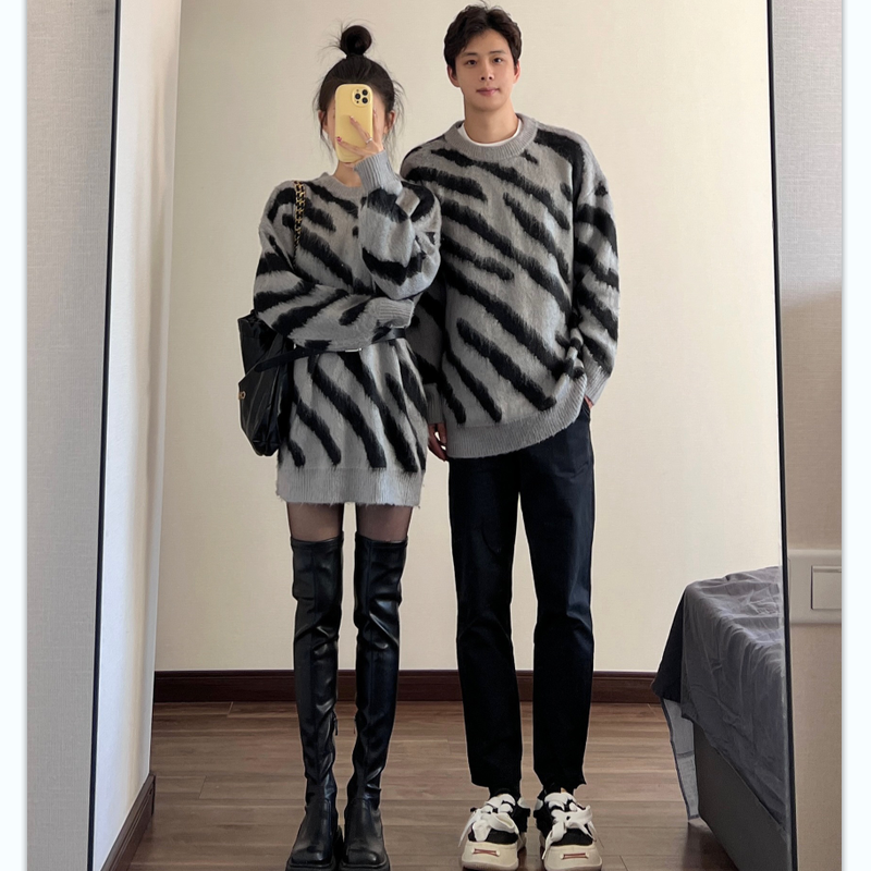 Couple's clothing autumn and winter niche design retro zebra pattern round neck sweater dress loose versatile sweater trend