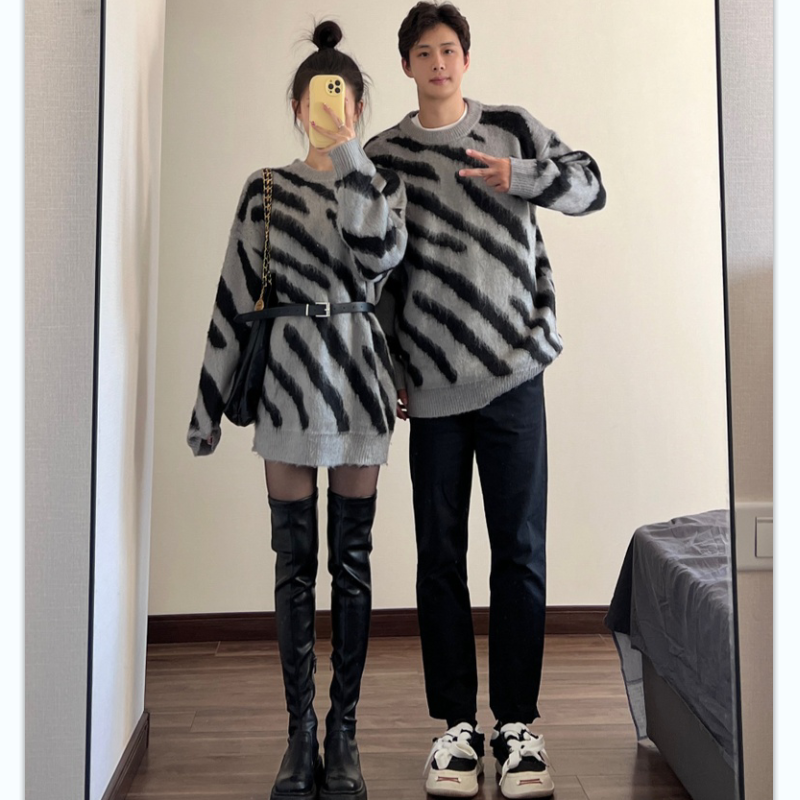 Couple's clothing autumn and winter niche design retro zebra pattern round neck sweater dress loose versatile sweater trend