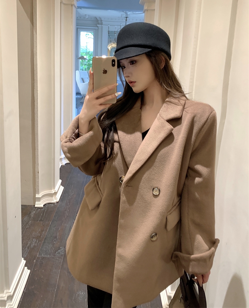 Real shot of winter retro small person loose quilted thickened suit woolen coat woolen coat for women